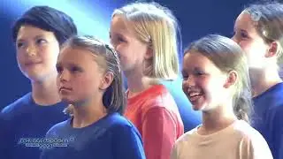 Lucky Kids und Ben Zucker beim Schlagerboom 2023 - alles funkelt alles glitzert 