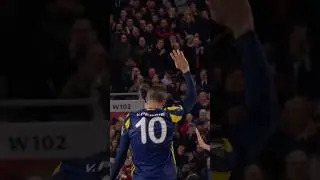 When Van Persie Was Applauded After Scoring AGAINST United! 👏🤯