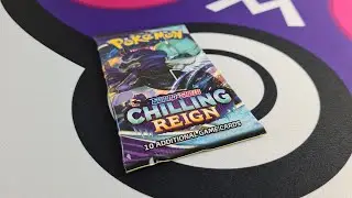 Pokemon Chilling Reign unboxing - 10