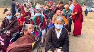 HIS HOLINESS PRIVATE AUDIENCE FOR OLD AGE HOME FROM MUNDGOD & OTHERS 