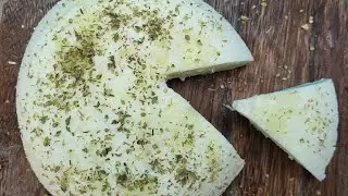 طريقة صنع جبنة عكاوي في المنزل  بأفضل طريقة مكونان فقط خل وحليب  طعم خرافي cheese