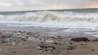 Шторм в Сочи 7 баллов. Огромные волны Чёрного моря.