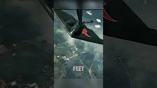 Бомбардировщик-невидимка B-2 дозаправляется в воздухе на высоте 30 000 футов ✈️💨