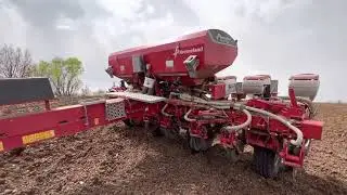 Case Puma 220 Stage V / Kverneland Optima SX / Seed Corn