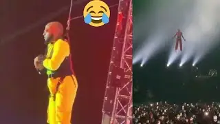 Wizkid entrance at the accor arena live show Vs Davido's own