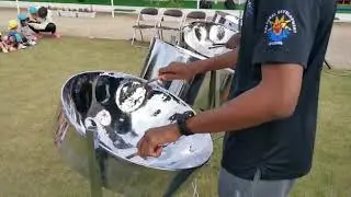 Jahfari and Khan playing 