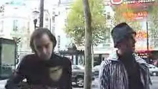 Astrud - Quedamos asi (cantando en la calle)