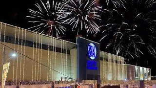 Грандиозный фейерверк в торговом центре SM City Fairview 🎆🎇