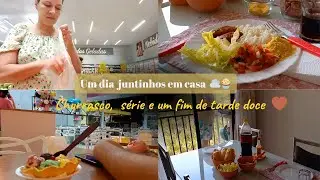 passamos o dia juntos — churrasco, café, série e sorvete ☁️🍦