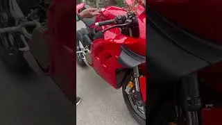 Ducati Panigale V4 idle stock exhaust sound