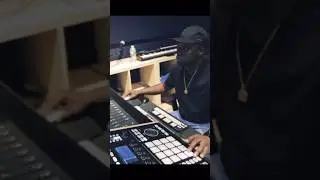 Havoc of Mobb Deep making Beats in the Studio! 🎶