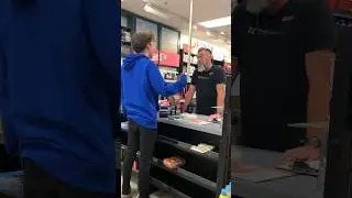 Наличные! Парень попал в аварию!
