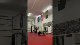 BLACK BELT counters KIMURA with KNEE BAR 🥴🥋#bjj #jiujitsu #training #brazilianjiujitsu