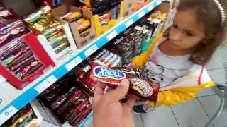 Bisküvi challenge alışverişi yaptık, eğlenceli çocuk videosu