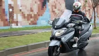 SUZUKI BURGMAN EXECUTIVE 漢堡人 加菲貓教室【Auto Online 汽車線上 重機試駕影片】