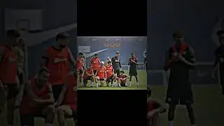 🫶لما انتظروا رافينيا ليتصور معهم🥹عائلة برشلونة  Barcelona family waiting for raphinha
