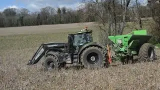 Valtra T174 & Gustrower Spreader Fertiliser Spreading