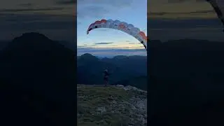 D&eacute;collage express de @hugoglide 🐣 #parapente #paragliding #mountains #flying