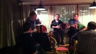 Piste frei mit em Bärner Oergeliplousch