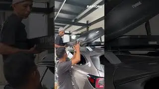 THULE ROOFBOX & YAKIMA AWNING - Subaru Outback