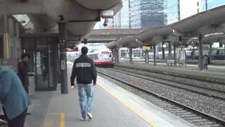 Tog p&aring; Oslo Sentralstasjon. NSB lokaltog BM69G 69662 ankommer Oslo Sentralstasjon 14.06.2011
