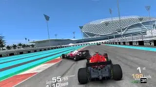 Leading the Abu Dhabi GP&hellip; Until a Lapped Car Ended It! 🇦🇪 | F1 | Real Racing 3