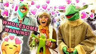 Crack Adventures in LARGE anime con dealers room!