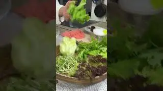 สลัดเป็ดน้ำใส ราดดอกไม้