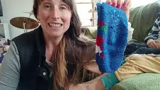 Fuzzy October Elf Christmas Gifted Sock set Review and Fitting Test for Kids' feet! #ad