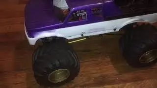 Grizzly maxstone 10 monster truck