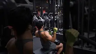 Thumbless vs. Thumb-over? ⚠️ #gym