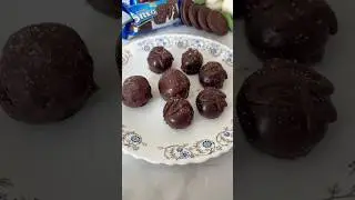 2 Ingredients Oreo Truffle | Oreo Balls #oreo #oreoballs #oreorecipe #shorts #shorts #youtubeshorts