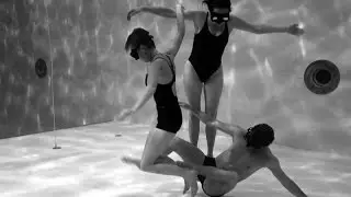 underwater contact improvisation trio at Y-40