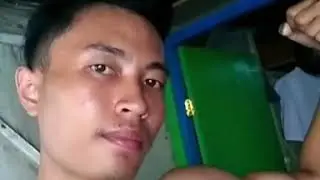 Flex bicep