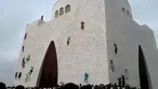 People Climbing On Mazar e Quaid,Karachi