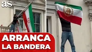 El GESTO que cuenta lo que está pasando en IRÁN: un hombre hace ESTO en la EMBAJADA de LONDRES