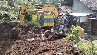 XCMG EXCAVATOR LOADING DUMP TRUCK #automobile #excavator 