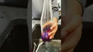 DIY glitter bomb!