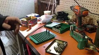 Hand priming multiple 223 Rem cases