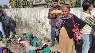 Dadi ko le gaye the hospital 