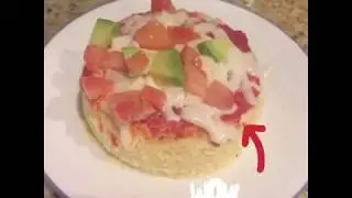 Microwave mini pizza (keto, gluten-free)
