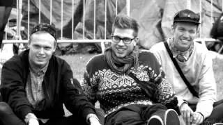 Roskilde Rising 2014 - HEIMATT live in front of people waiting to get into the camp site