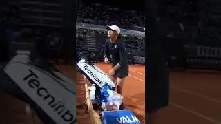 CALLING CALLING! Who's callin Iga Swiatek during a match against Elena Rybakina | wta #viral