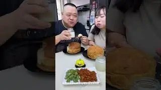 Funny Husband and Wife Eating Show - Epic Food Battle! 🤣😂#asmr #美味しい食べ物#食べ物