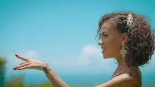 APRIL - Accro (clip officiel)