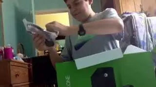 Xbox One Unboxing Kinectless Bundle