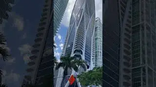 Miami iconic building on Biscayne Boulevard in Miami Florida 🤣🇺🇸#lovemiami #comment #miami