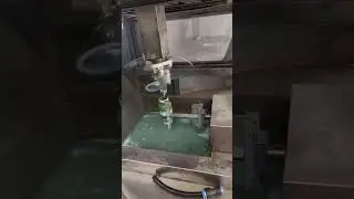 Automatic spray painting machine with shotgun
