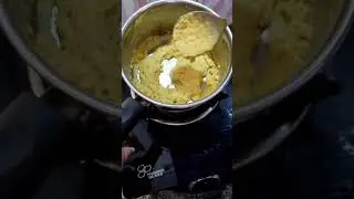 🍶 Besan ka Sheera: Traditional Indian Sweet Pudding | Quick & Easy Dessert Recipe