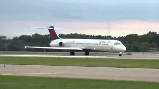 *POWERFUL* Delta Air Lines MD-88 Takeoff Minneapolis St. Paul Intl | HD